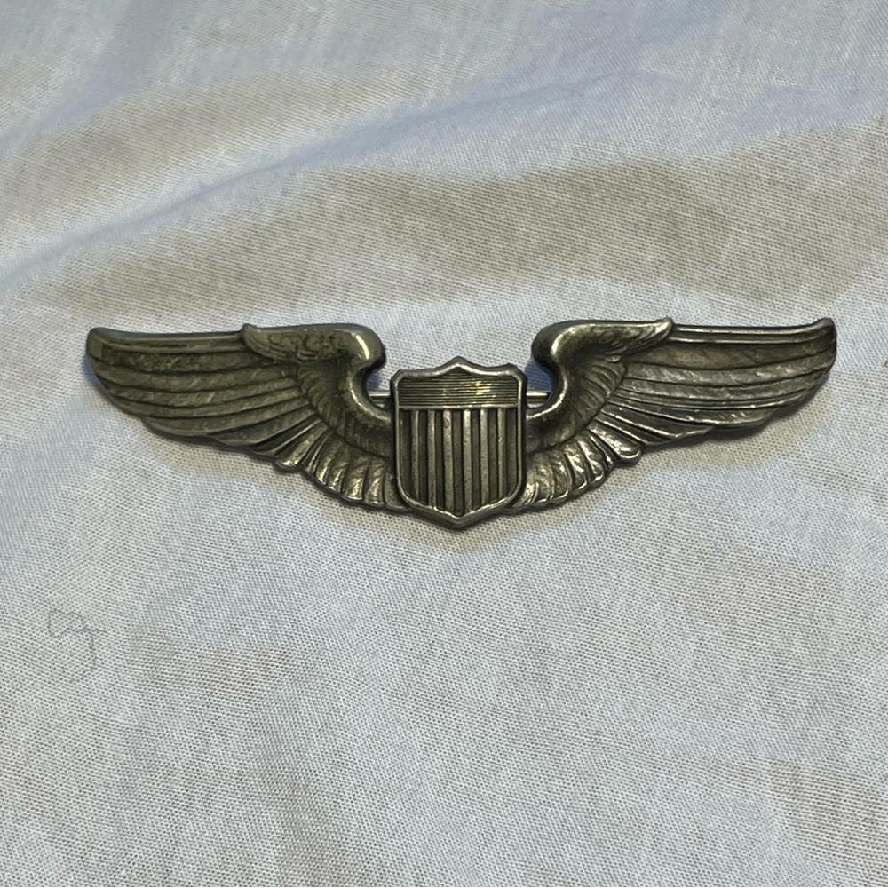 WWII Sterling Army Air Forces Pilot Badge.